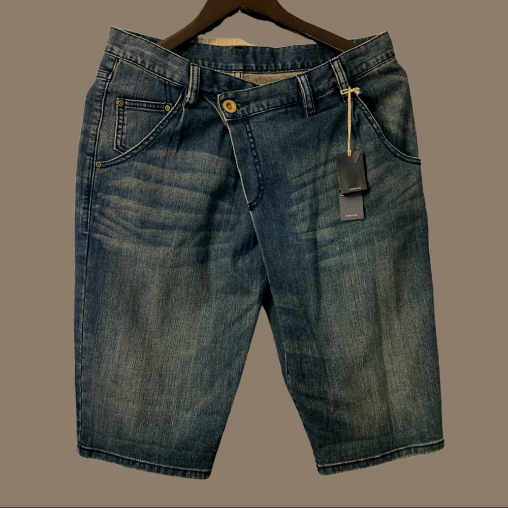 BCBG JASMINE JEANS SHORTS CROSSOVER KNEE LENGTH SIZE 29 BRAND NEW
